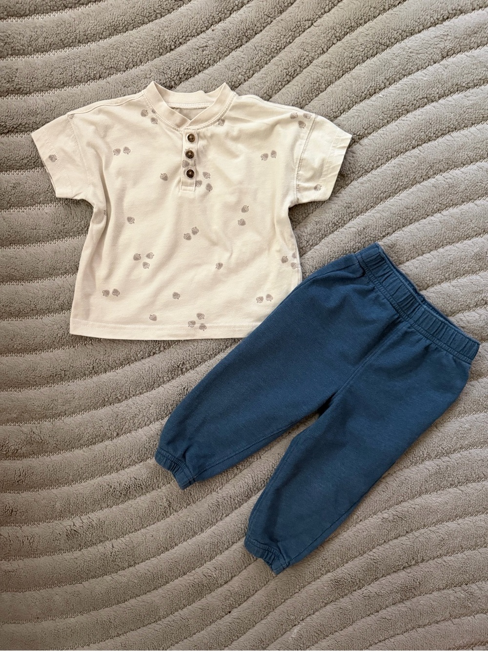 Carter's 2-Piece Outfit Set - Size 18M